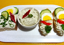 Pomazánka z nivy, taveného sýra a majonézy