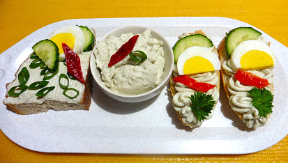 Pomazánka z nivy, taveného sýra a majonézy