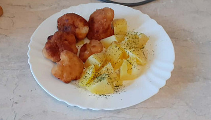 Smažený květák v pikantním těstíčku