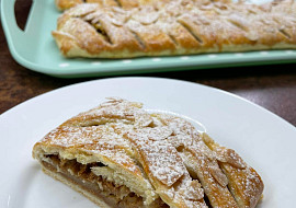 Smetanový štrúdl s karamelovým nádechem