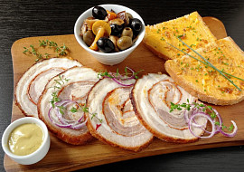 Studená roláda z bůčku