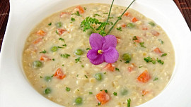 Thajská čočková polévka