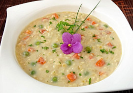 Thajská čočková polévka