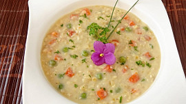 Thajská čočková polévka