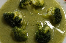 Bez halušiek, iba s topinkou na sucho. Máme radi.