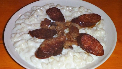 Brynzové halušky II, Veľa bryndze, opečená slanina aj klobása...nebíčko v ústach.