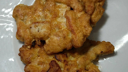 Čínské placičky, Z bravčového stehna u nás dnes, chutia teplé i studené. Večer pripravím, nechám odstáť ana obed smažím.