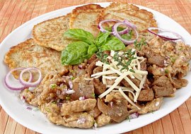 Labužnické bramboráčky s vepřovou směsí