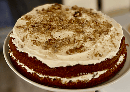 Lehoučký mrkvový dort s mascarpone a ricottou