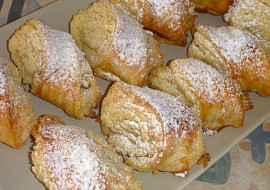 Listové řezy s drobenkou (Jednoduchý a skvelý múčnik.)