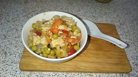 Pfeferonový (feferonový) salát retro (podle ČSN z roku 1976)