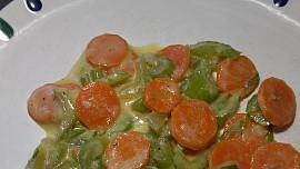 Zadělávaný řapíkatý celer s mrkví