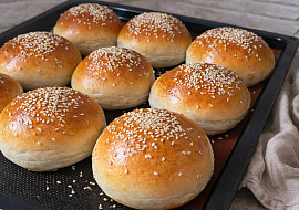 Hamburgerové bulky (včetně celozrnné varianty)