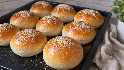 Hamburgerové bulky (včetně celozrnné varianty)