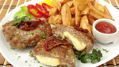 Hovězí karbanátky plněné sýrem