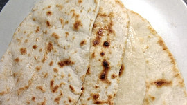 Indický naan s česnekem