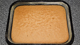 Ořechové řezy s čokoládovým krémem