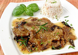 Zbojnická krkovička se šunkovou rýží