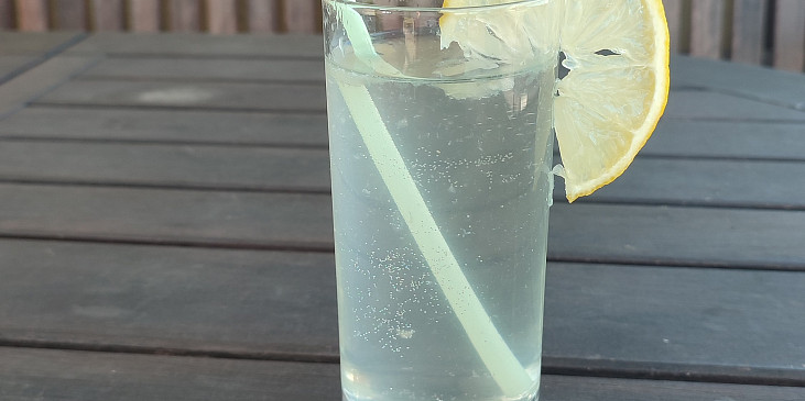 Bezovinea (Bezový drink s Vineou)