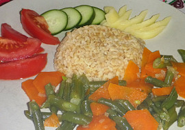 Fazolky s mrkví na česneku (Mrkvu krájam na väčšie kúsky.)