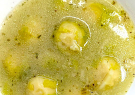 Kmínová polévka s růžičkovou kapustou (Pridala som aj  trochu sušeného libečku, máme radi.)