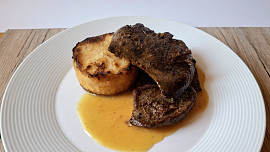 Vepřová játra s celerovým fondánem