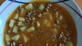 Rychlá gulášová polévka