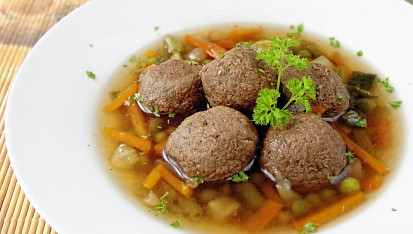 Zlatý hovězí vývar