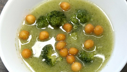 Brokolicový krém II. - jednoduchý, Bez krutónpv, ale s guličkami...dobrá.