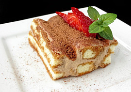 České tiramisu s tvarohem a zakysanou smetanou