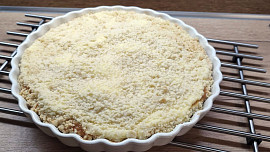 Jogurtový koláč s mandlovou drobenkou podle Míši Landové
