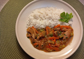 Kuřecí nudličky s mrkví, pórkem a zázvorem