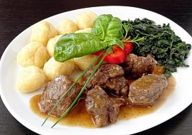 Pečený jehněčí ořez s listovým špenátem