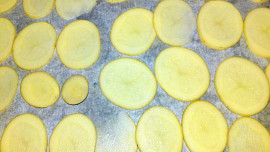 Žebrácké pečené brambory s česnekem