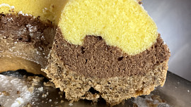 Bábovka s proužkem