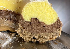 Bábovka s proužkem