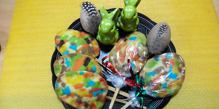 Barevná velikonoční lízátka pro koledníky