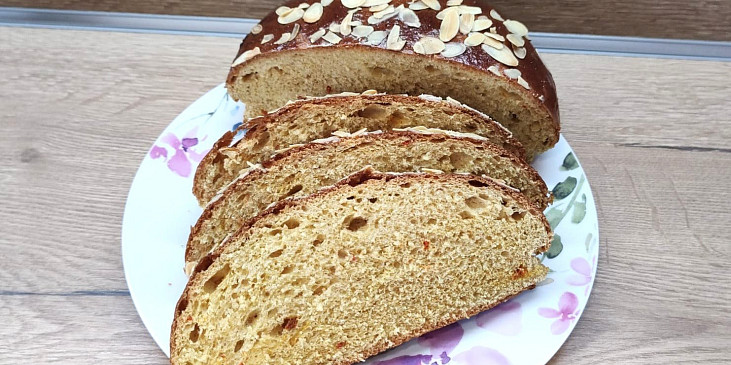 Celozrnný špaldový mazanec