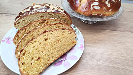 Celozrnný špaldový mazanec