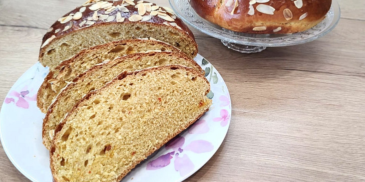 Celozrnný špaldový mazanec