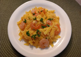 Česnekové krevety s nudlemi