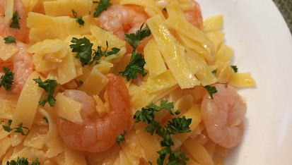 Česnekové krevety s nudlemi