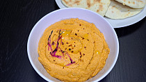 Domácí hummus s pitou