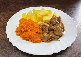 Dušená mrkev s vepřovým masem