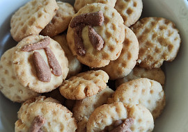 Jednoduché máslové sušenky (Pekla jsem do školy na oslavu Dne pí.)