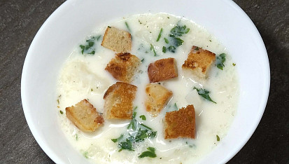 Kedlubnová nebo květáková mléčná polévka