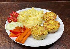 Květákové muffiny se šunkou a sýrem