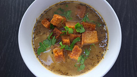 Poctivá česnečka se sýrem