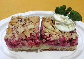 Rybízový koláč s podmáslím