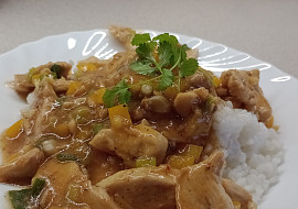 Sečuánské kuřecí nudličky s rýží